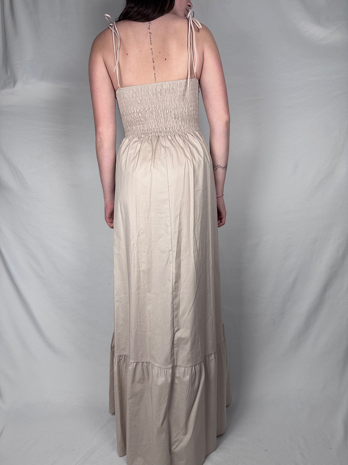 Abito Lungo Con Balza Armonia Beige