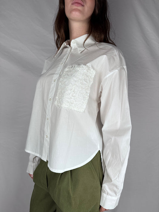 Camicia con Tasca Ricamata Tensione In Bianca