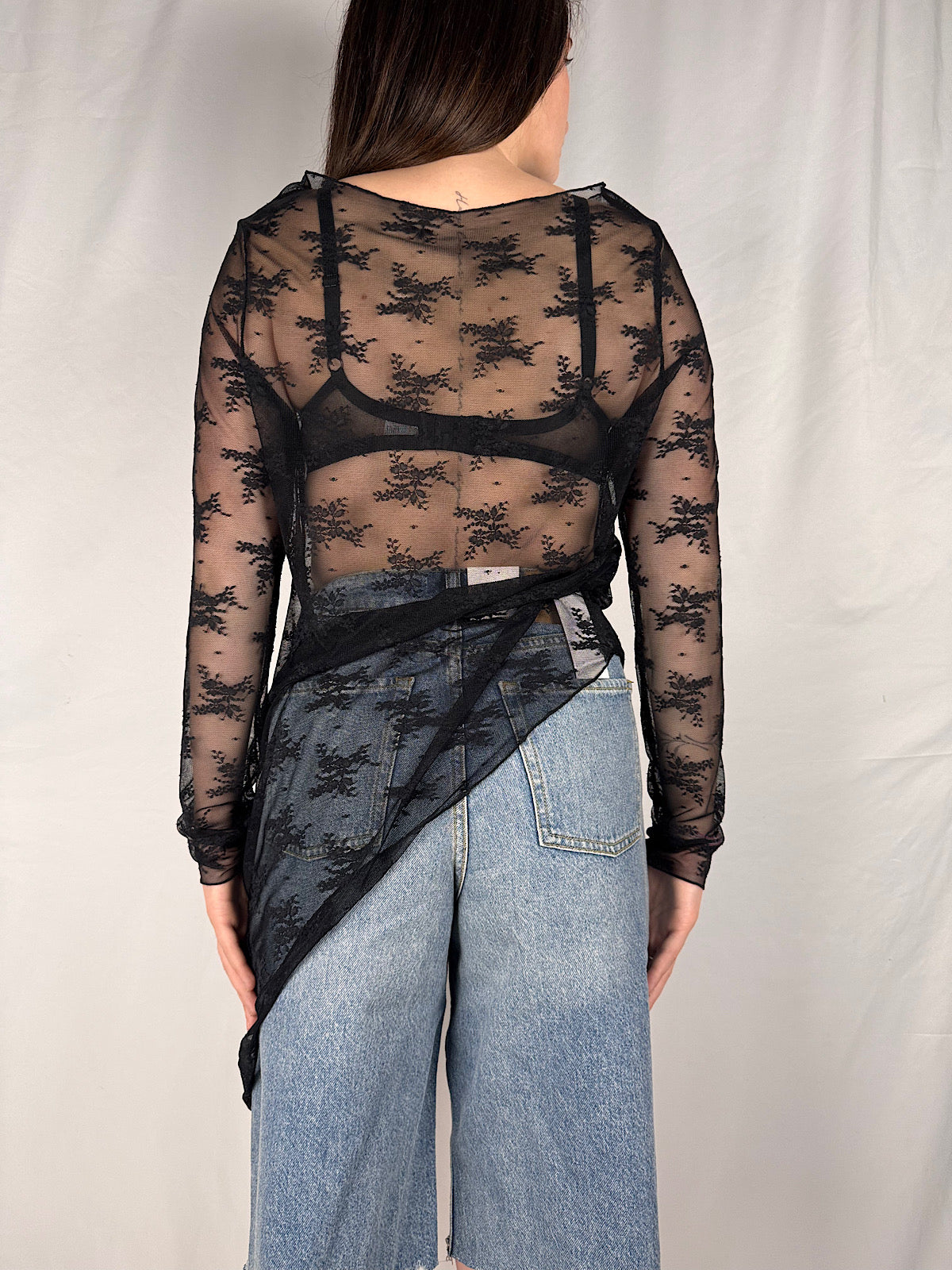 Maglia Pizzo Asimmetrica Armonia Nera