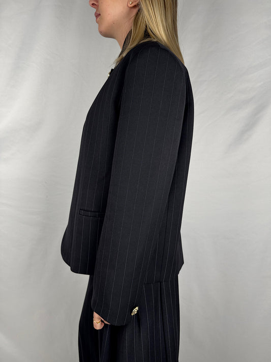 Giacca Gessata Collo Alto Bottoni Araldici Blu Vicolo