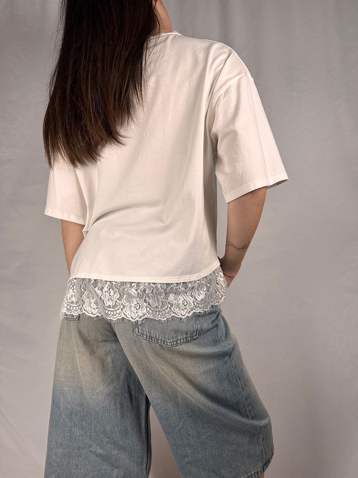 T-Shirt Con Pizzo sul Fondo Armonia Bianca