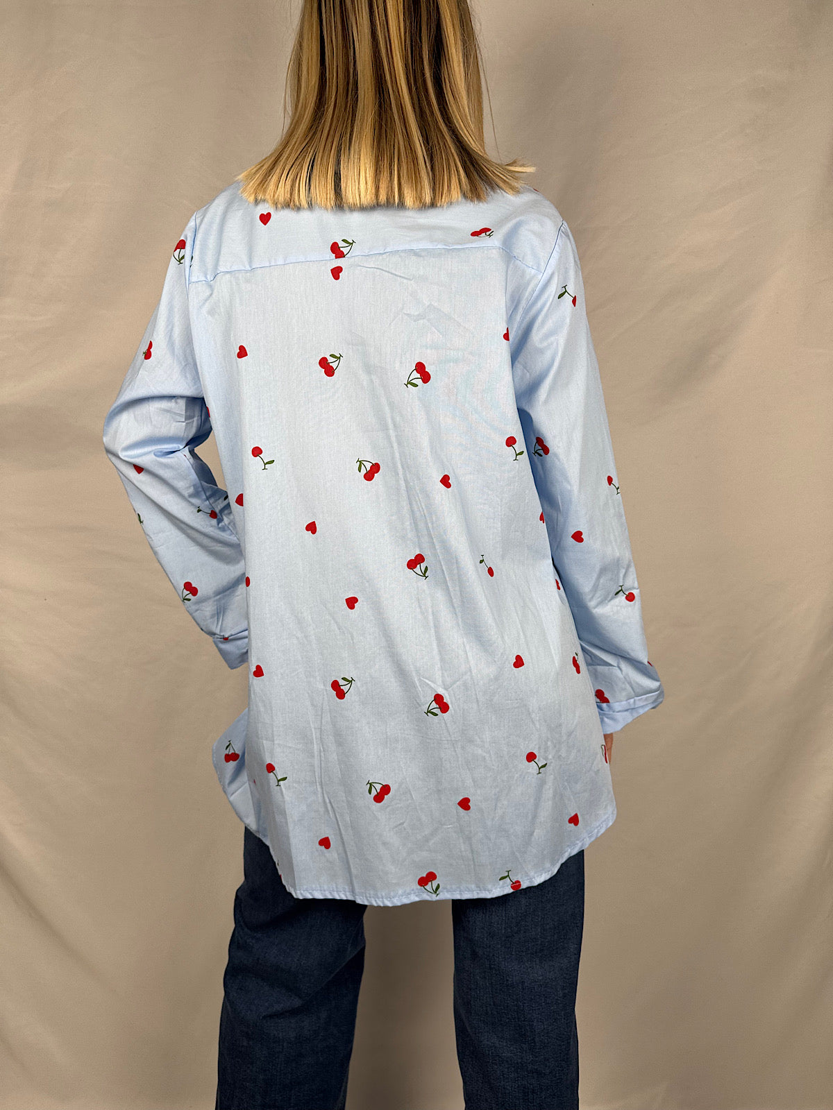 Camicia con Cuori e Ciliegie Celeste Armonia