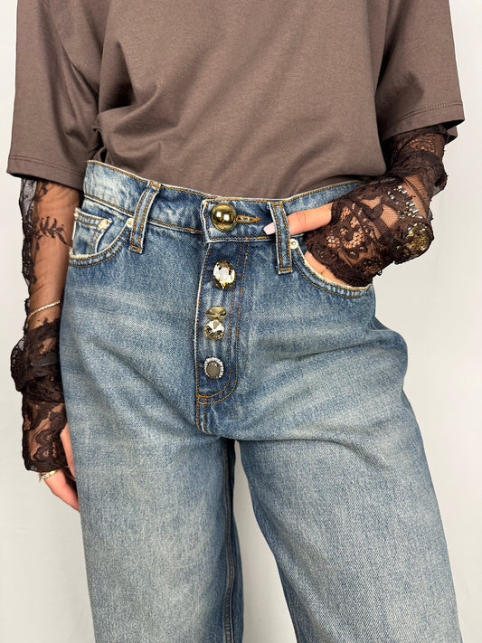 Jeans Xenobia con Bottone Gioiello Vicolo