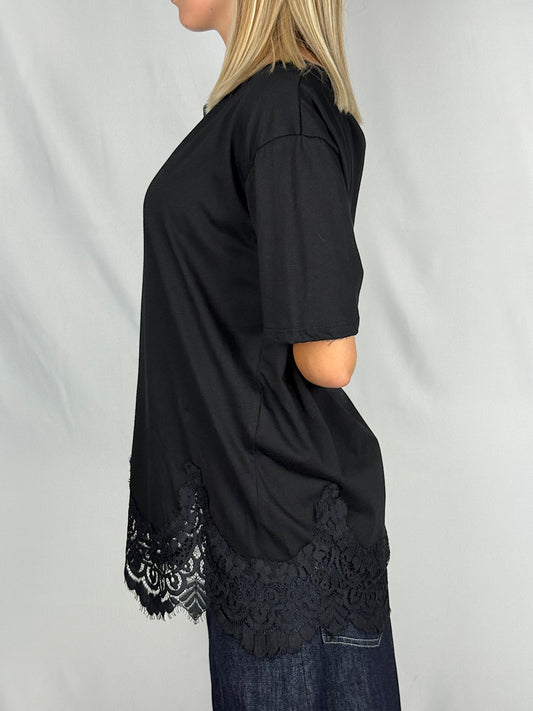 T-Shirt con Pizzo Tensione-In Nero
