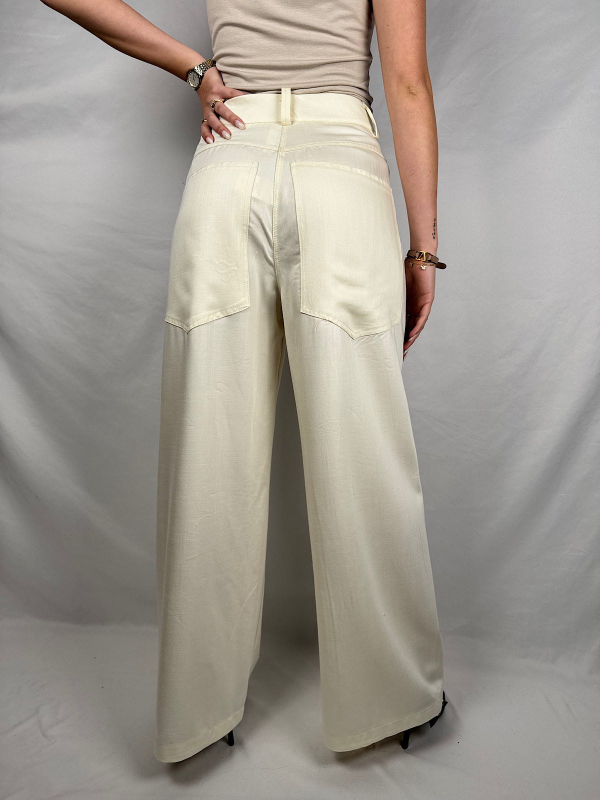 Pantaloni Latte Tensione-In