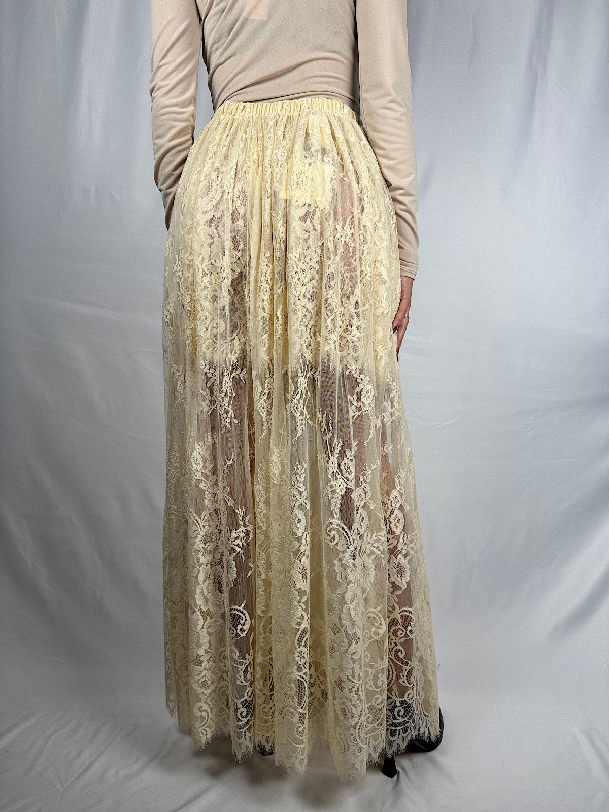 Gonna in Pizzo Panna Vicolo