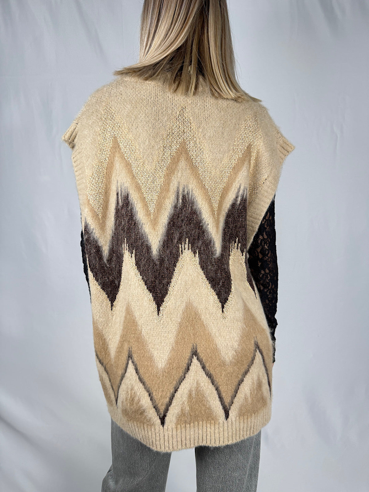Gilet in Maglia Tensione-In Marrone e Beige
