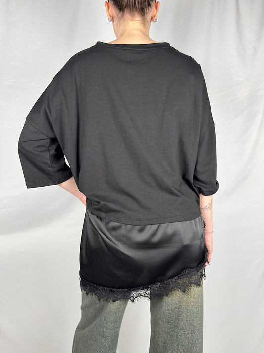 T-Shirt con Pizzo Asimmetrica Armonia Nera
