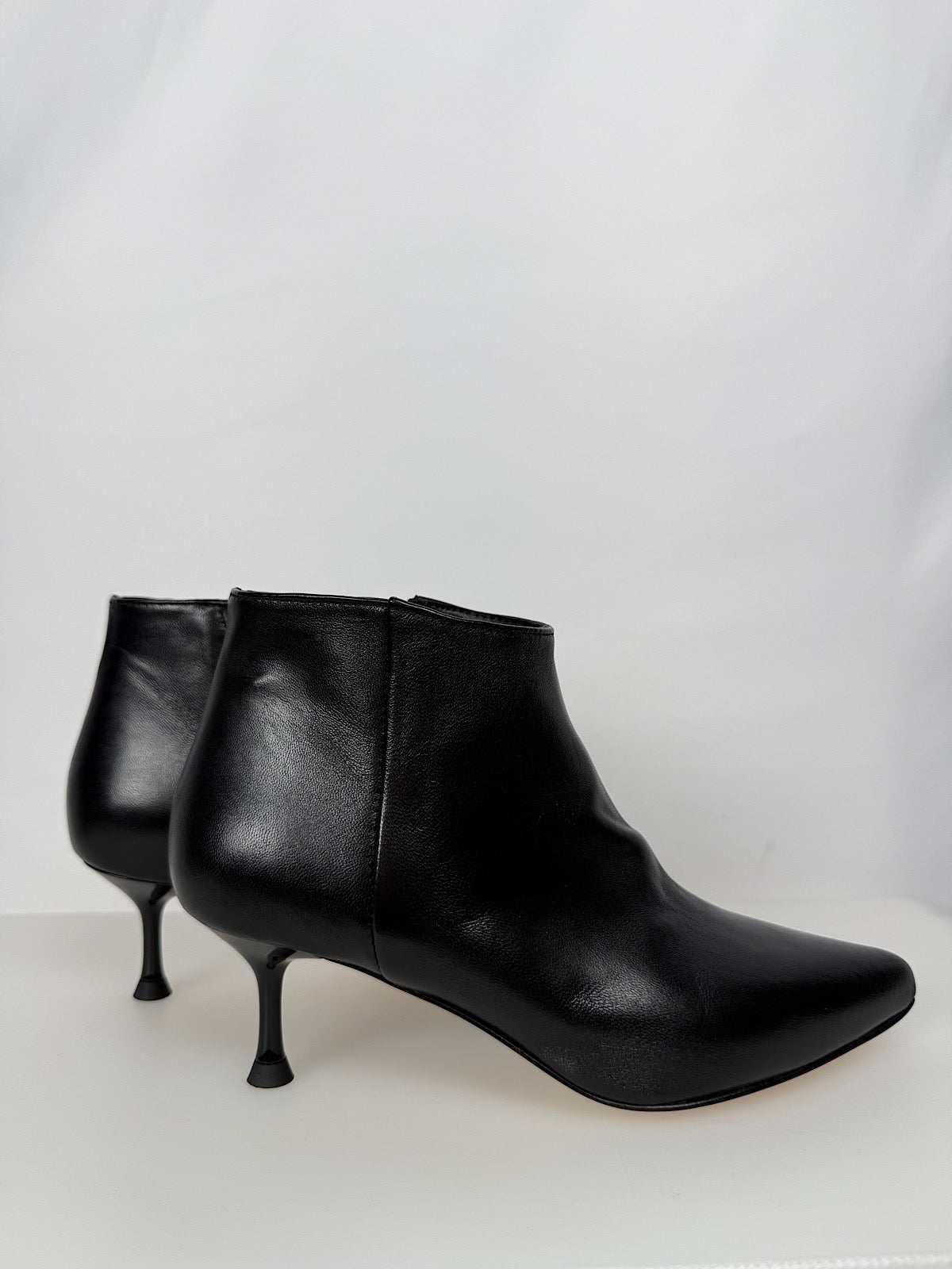 Stivale Basso con Tacco a Spillo Divine Follie Nero