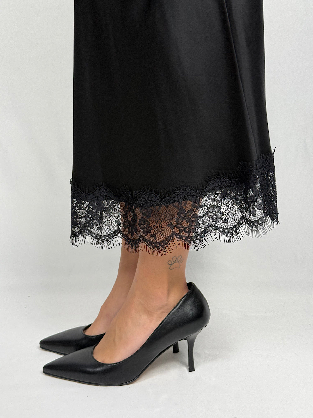 Gonna Satin con Pizzo Vicolo Nera