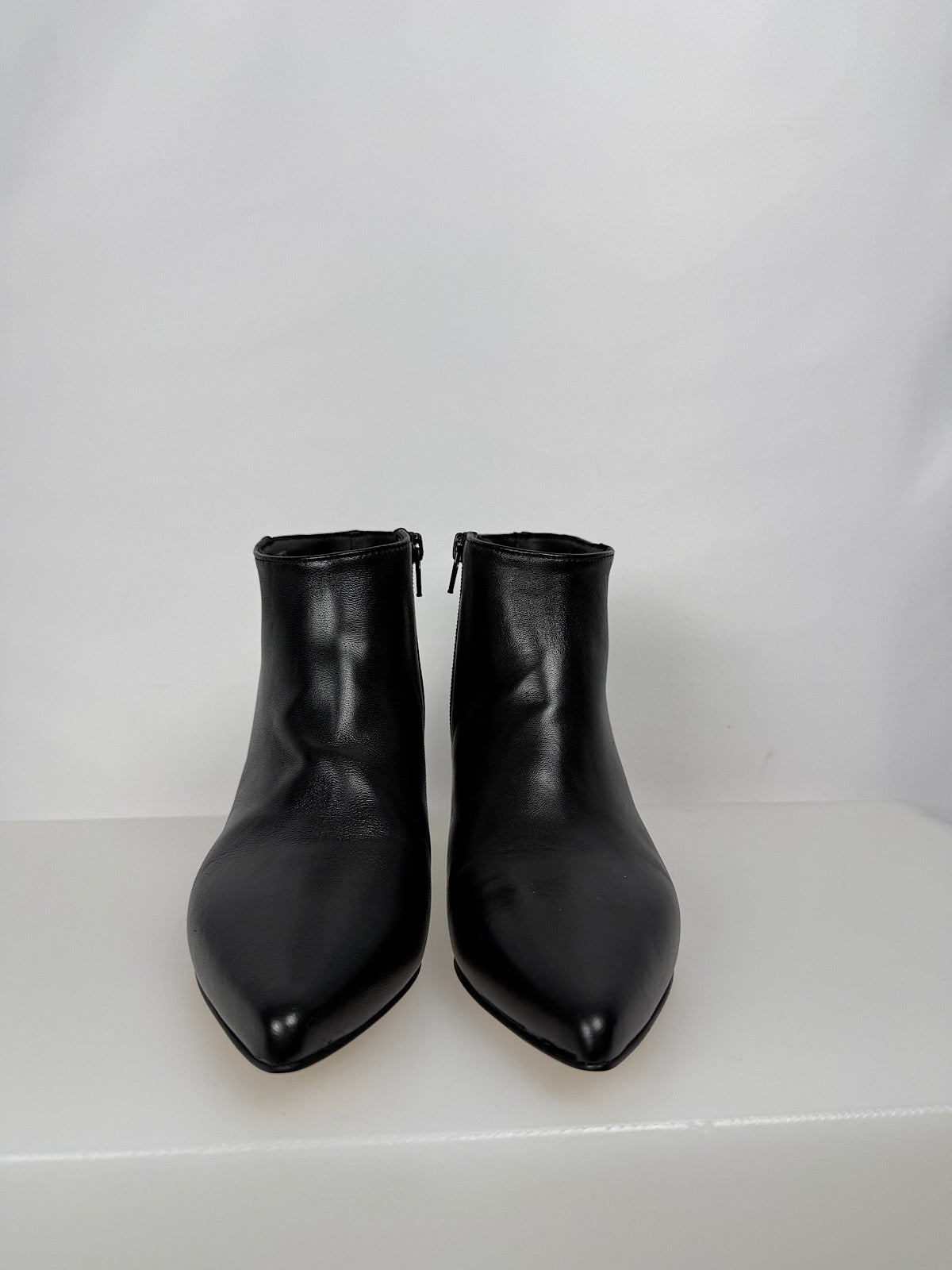 Stivale Basso con Tacco a Spillo Divine Follie Nero