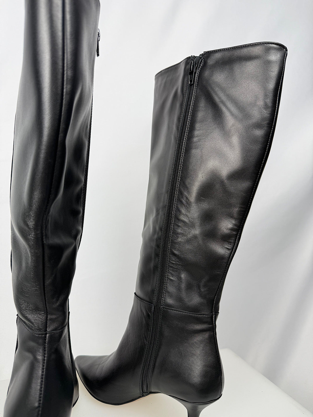 Stivale Alto con Tacco a Spillo Divine Follie Nero