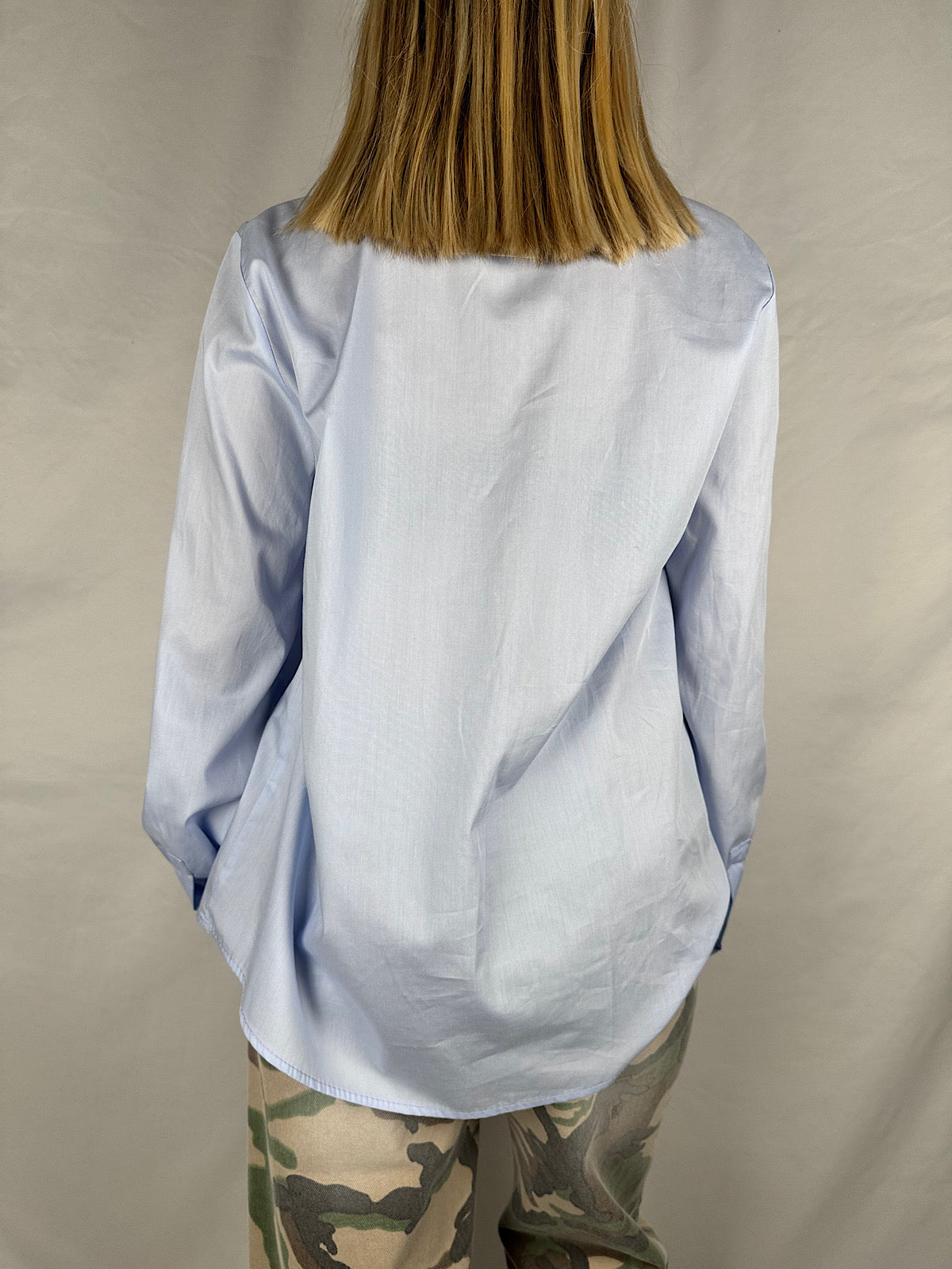 Camicia con Volant e Laccio Sul Collo Vicolo Azzurra