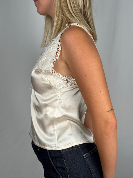 Top Dettaglio Pizzo Vicolo Panna