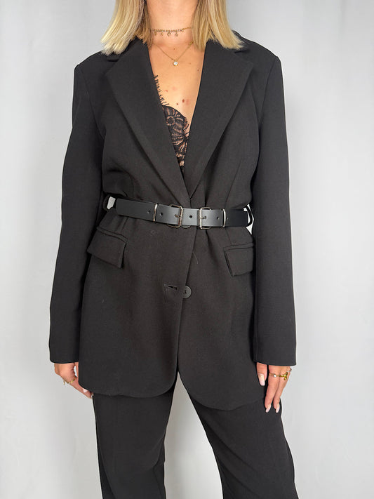 Giacca con Cintura in Doppia Fibbia Tensione-In Nero