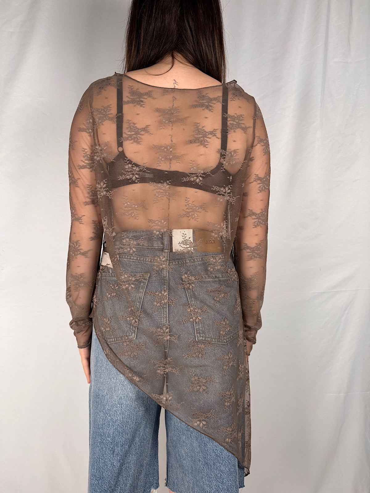 Maglia Pizzo Asimmetrica Armonia Marrone