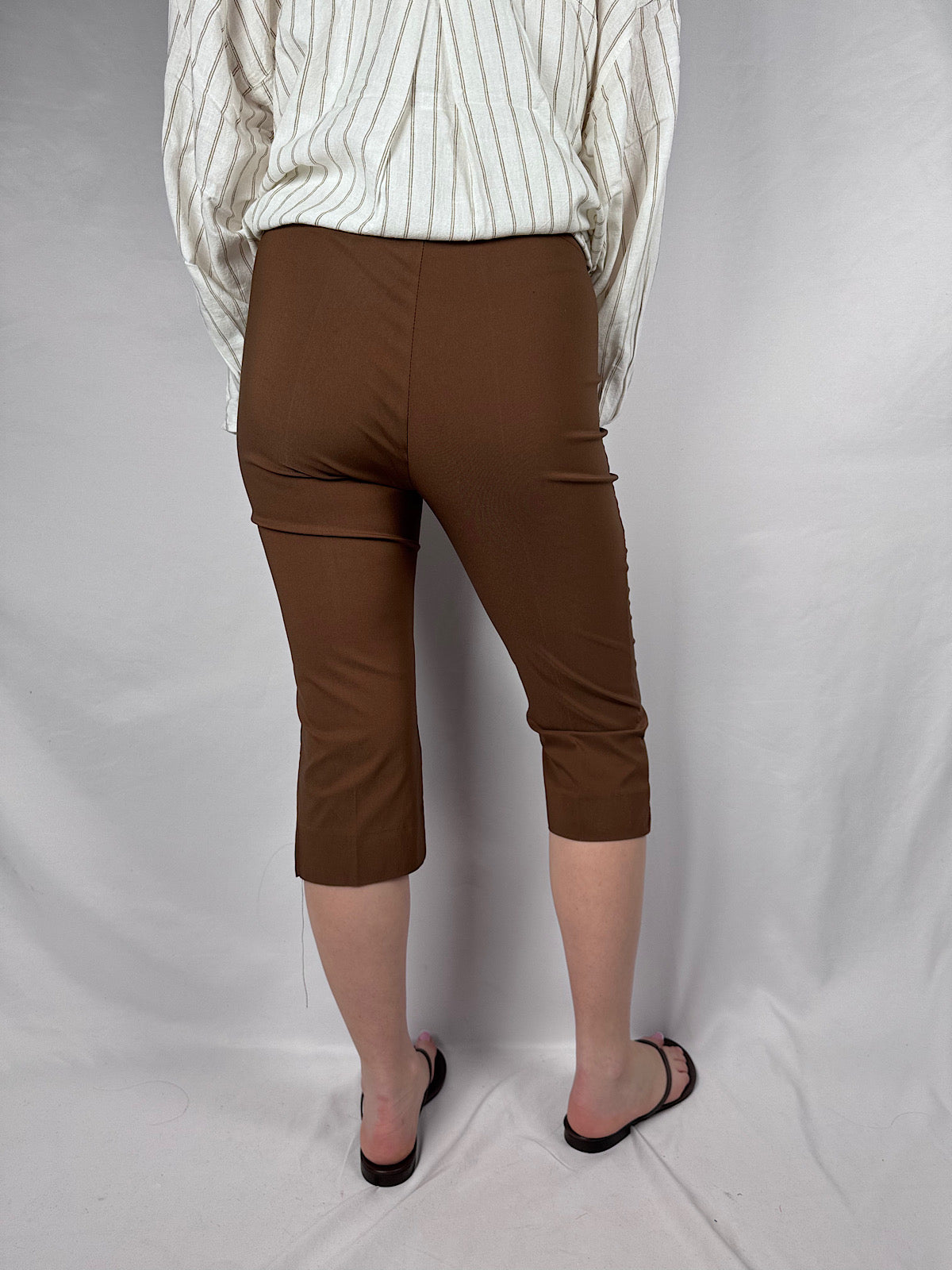 Pantalone Capri Tensione In Tabacco
