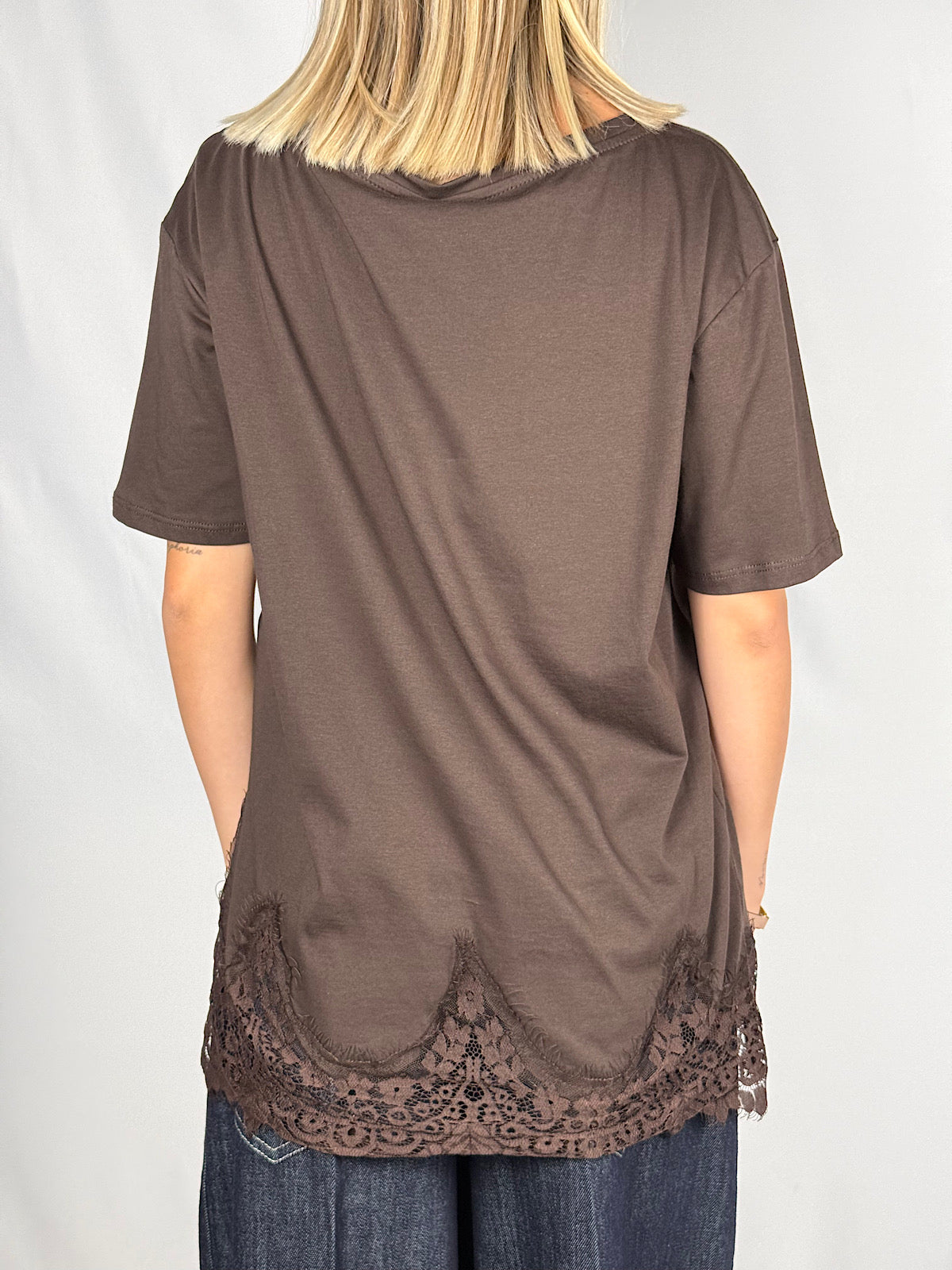 T-Shirt con Pizzo Tensione-In Marrone