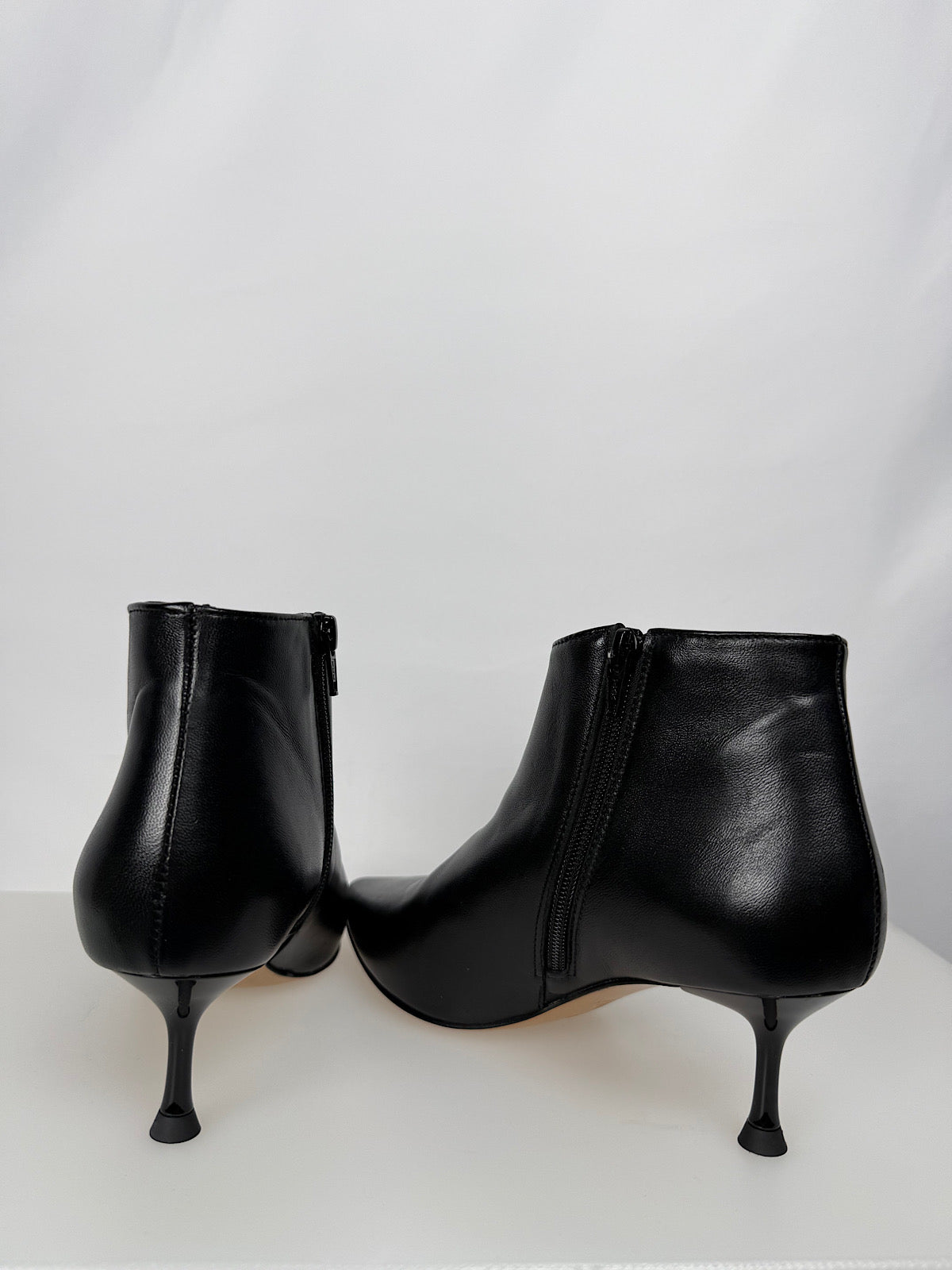 Stivale Basso con Tacco a Spillo Divine Follie Nero