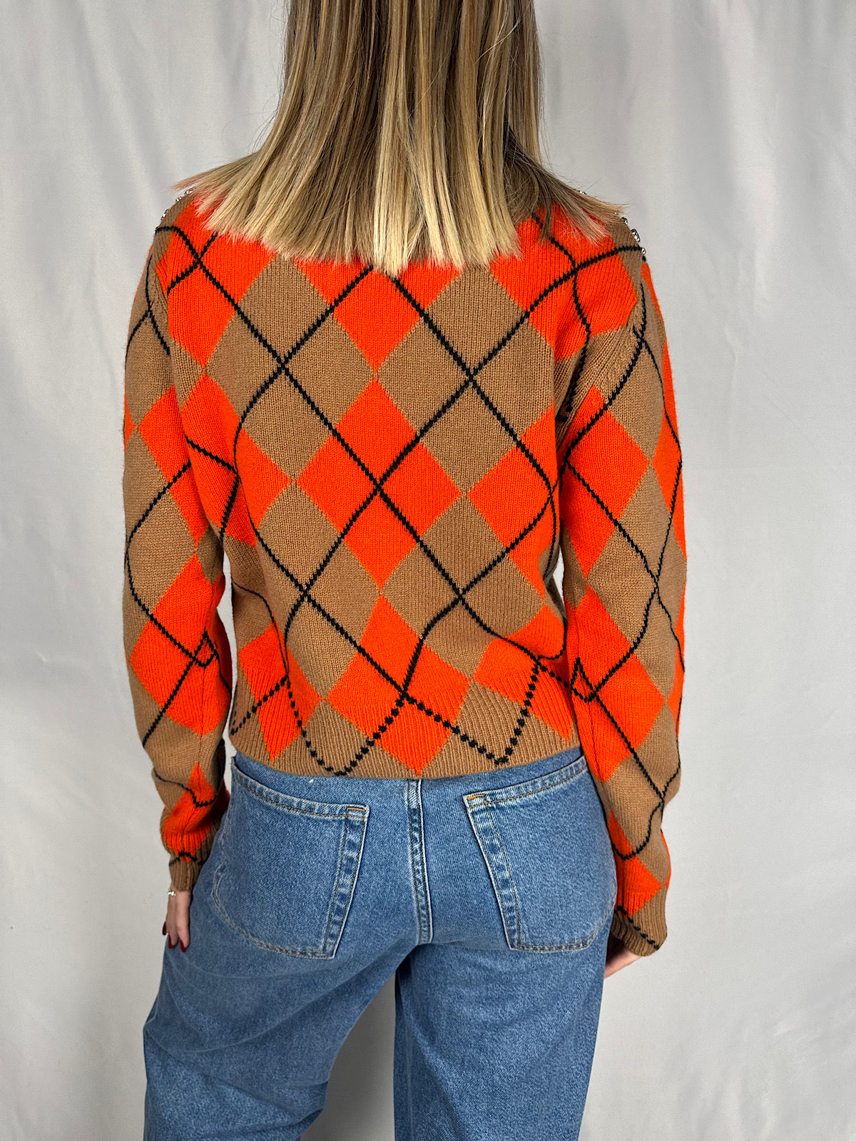 Maglia Girocollo a Rombi con Cabochon Arancio/Cammello Vicolo