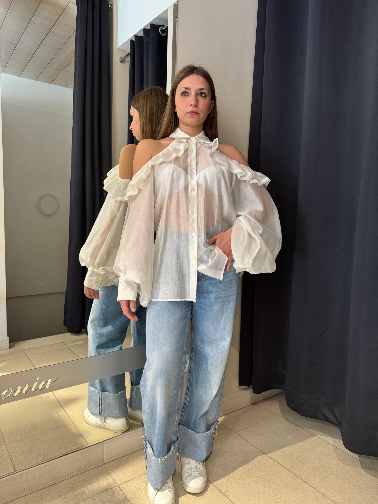 Camicia con Cut Out Spalle e Rouches Bianca