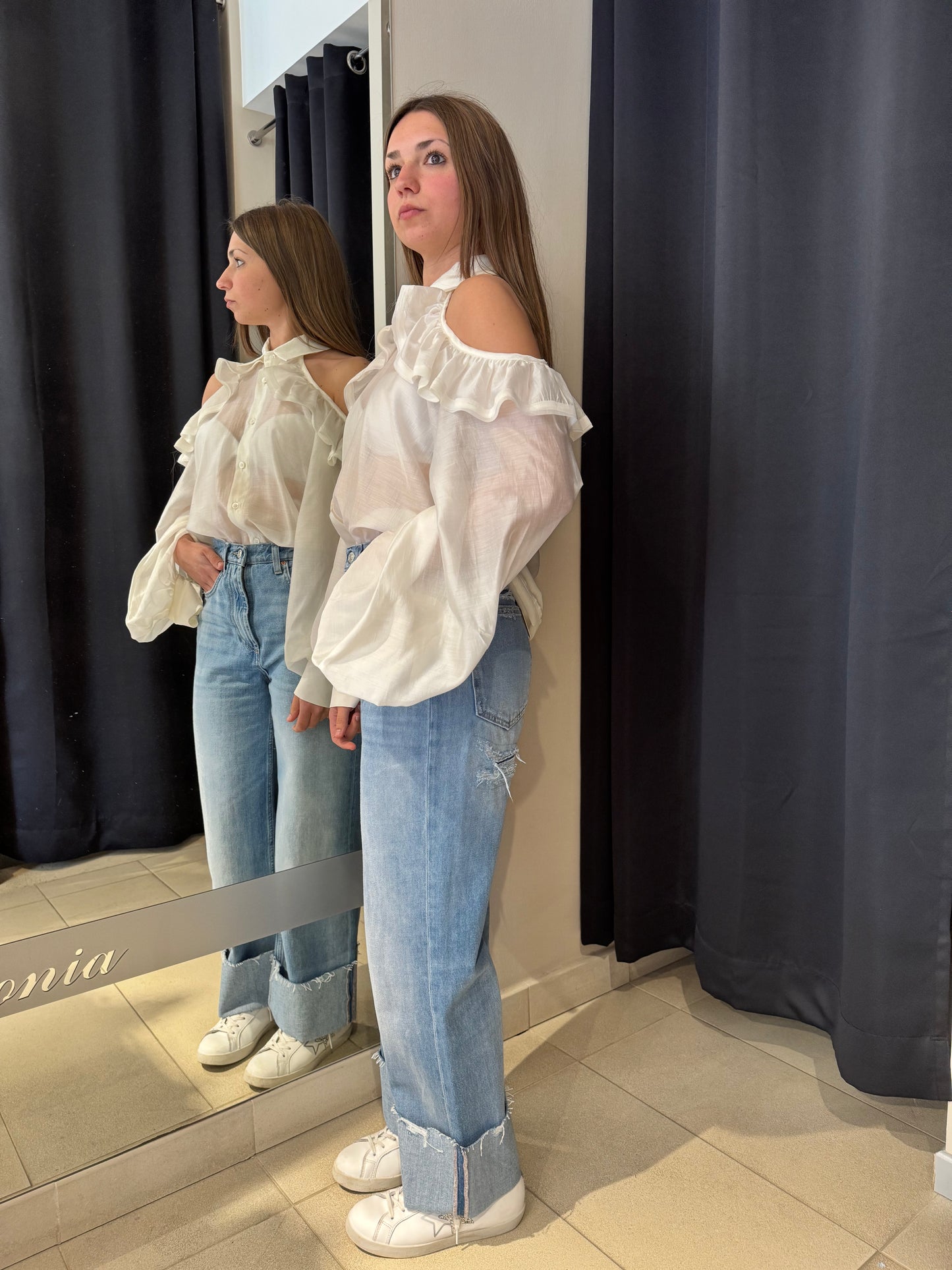 Camicia con Cut Out Spalle e Rouches Bianca