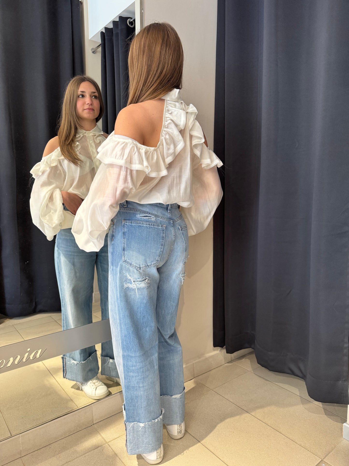 Camicia con Cut Out Spalle e Rouches Bianca