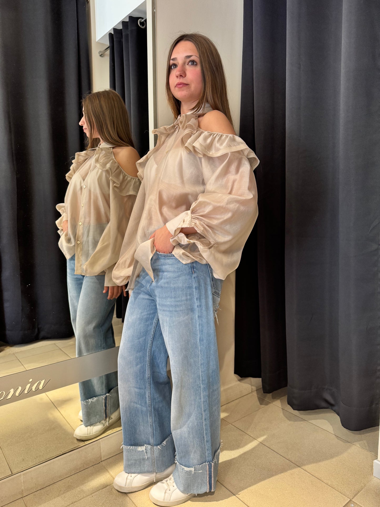 Camicia con Cut Out Spalle e Rouches Beige