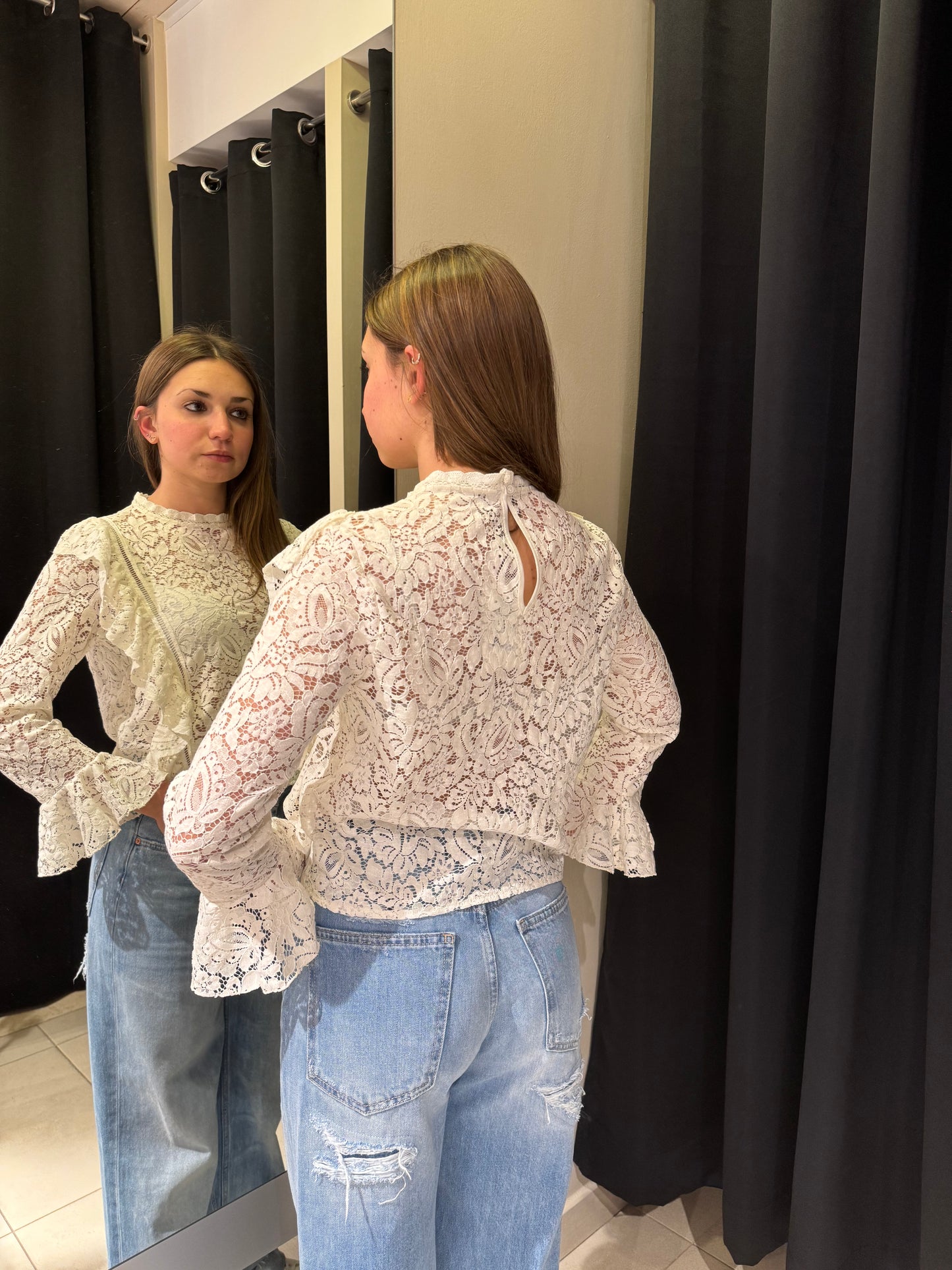 Camicia Con Maniche A Sbalzo In Pizzo Latte
