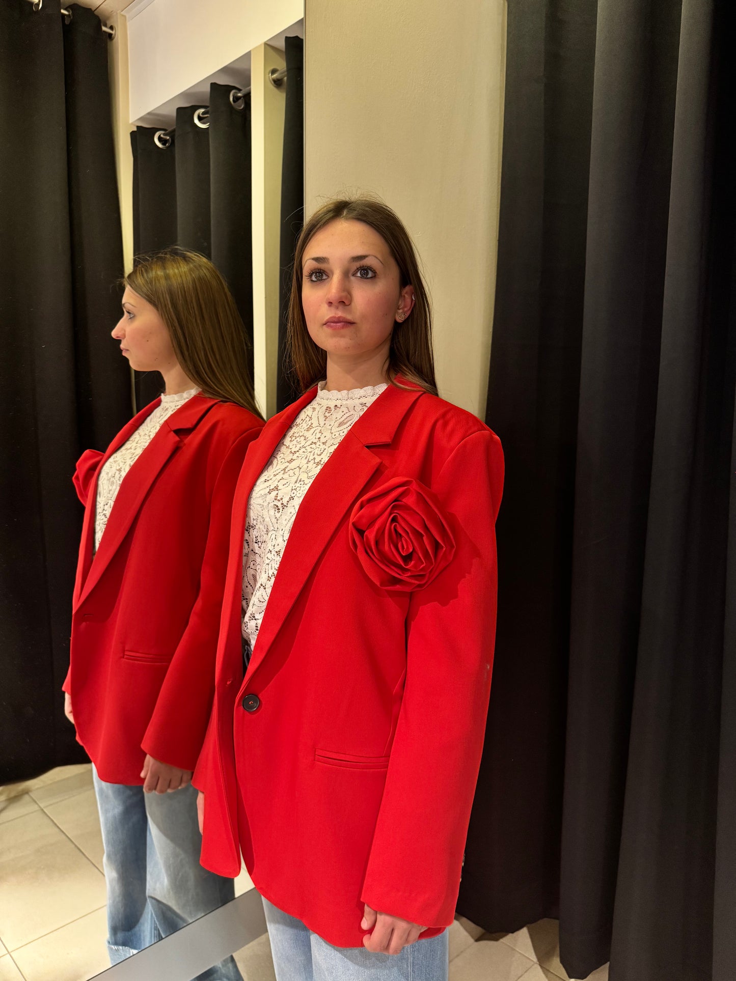 Giacca Over Con Spillo Rossa