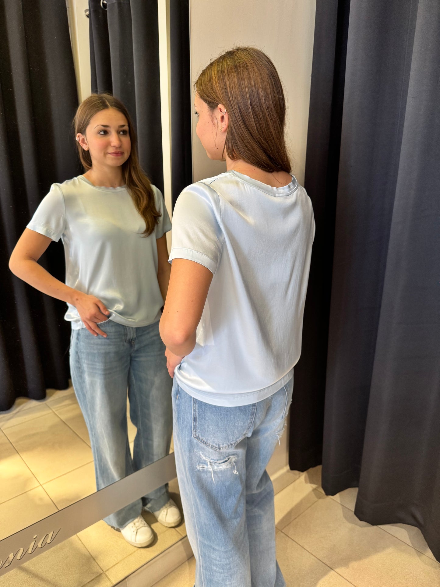 T-Shirt In Satin Girocollo