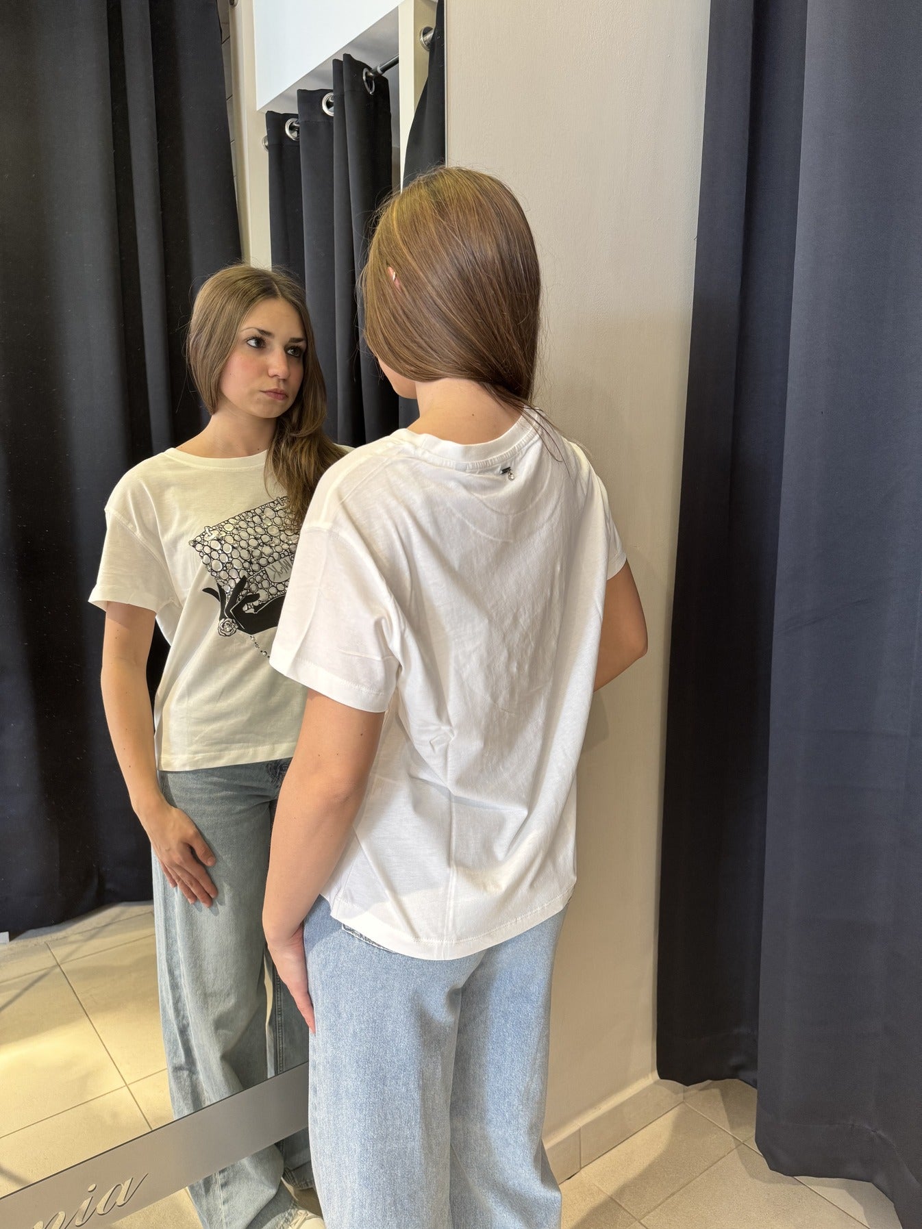 T-Shirt Bianca Con Stampa Borsa E Cabochon