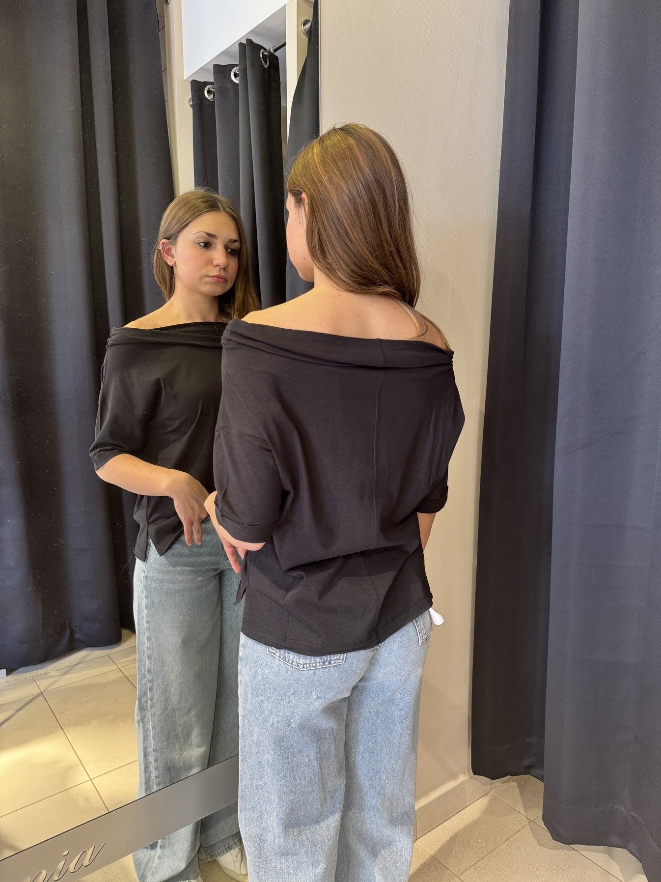 T-Shirt Basic Scollo A Barca Nera