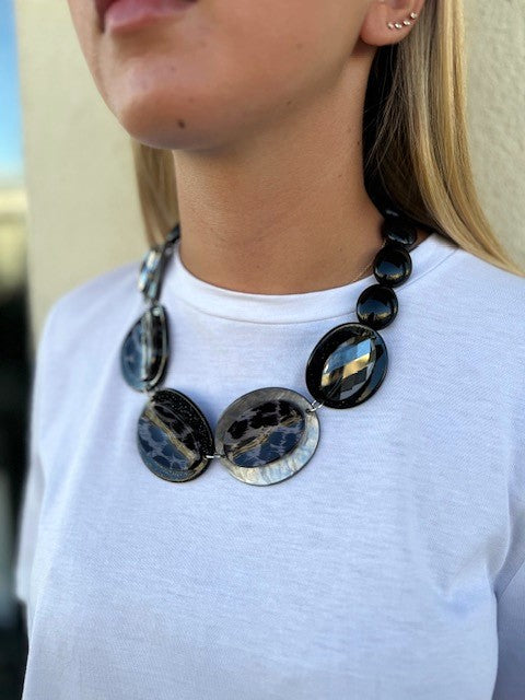 Collana Girocollo Fantasia Animalier Nero Abbigliamento Armonia