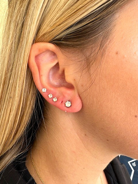 Orecchini Punto Luce con Brillantino Oro Abbigliamento Armonia