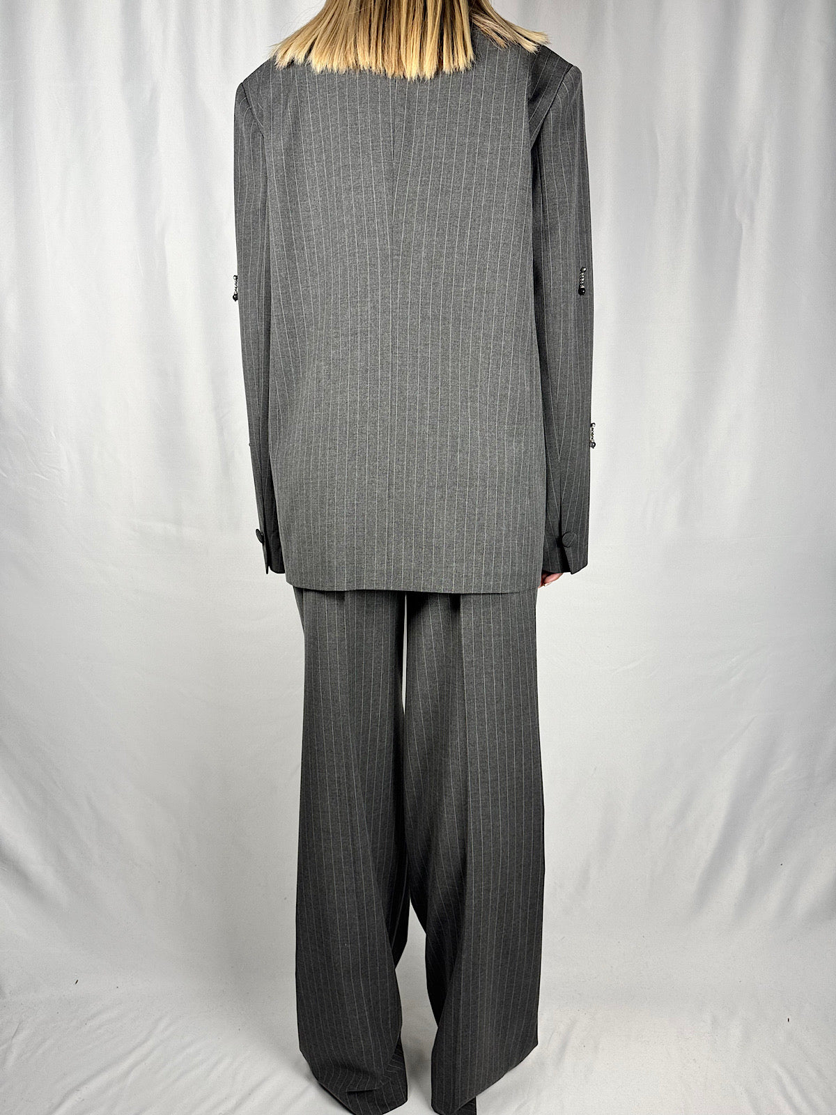 Tallieur con Gioiello Gessato Grigio Vicolo