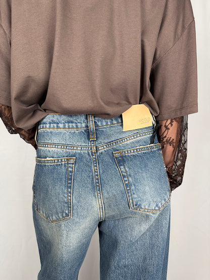 Jeans Xenobia con Bottone Gioiello Vicolo