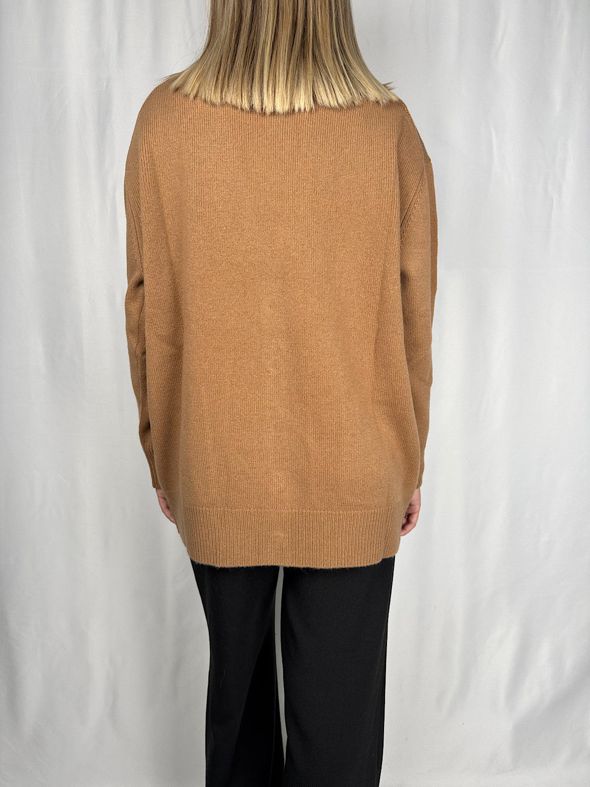 Cardigan Over Cammello Vicolo