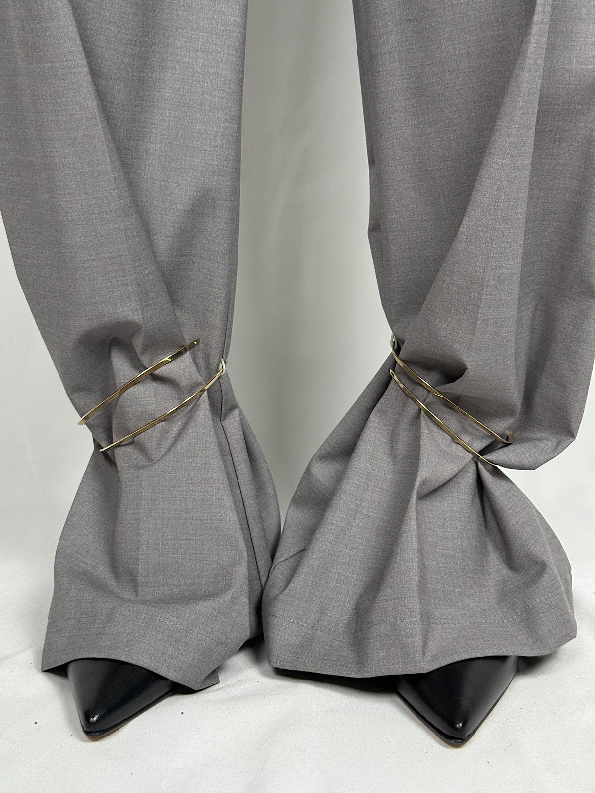 Pantalone Dettaglio Oro Vicolo Grigio