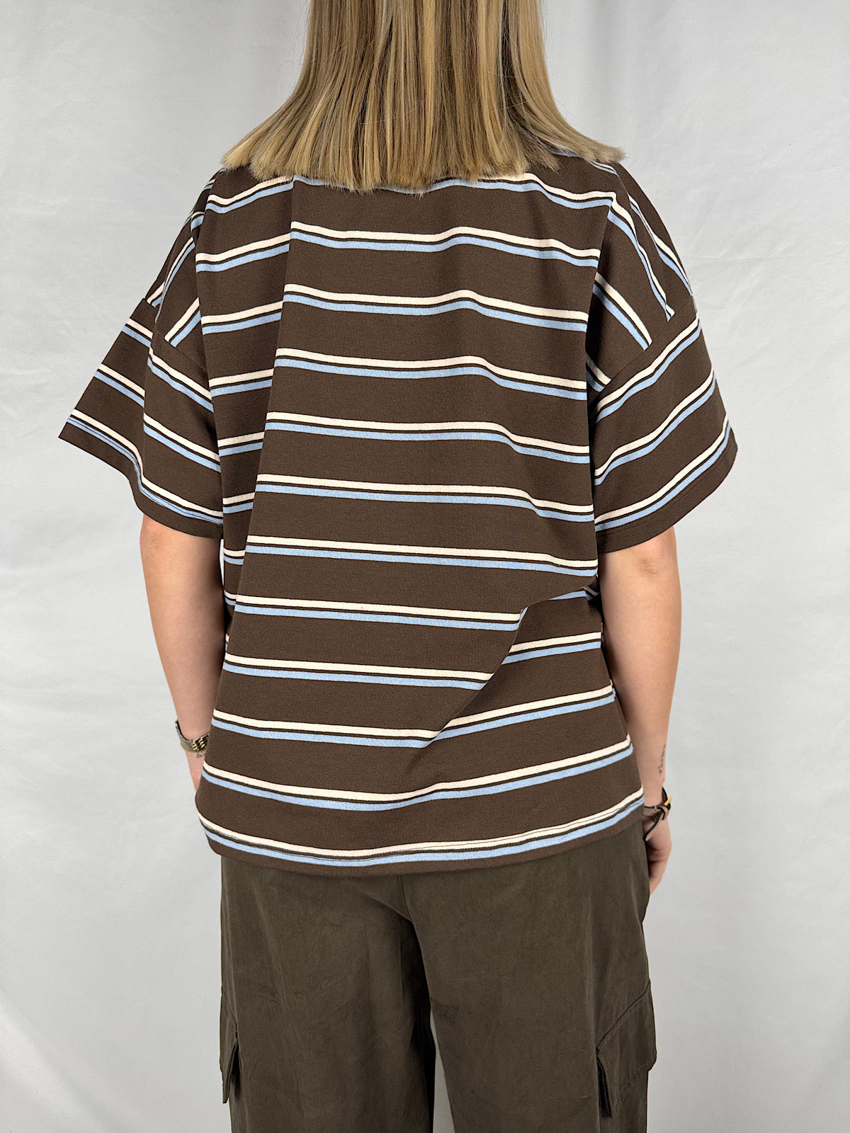 T-Shirt a Righe Celeste e Moro Vicolo