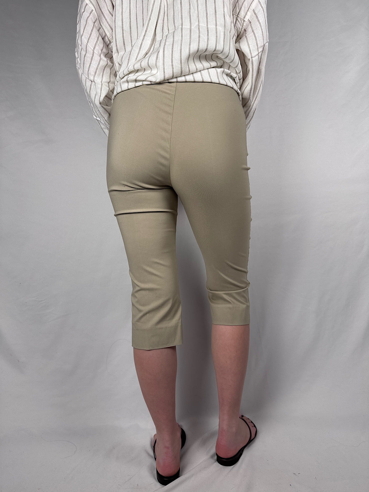 Pantalone Capri Tensione In Beige