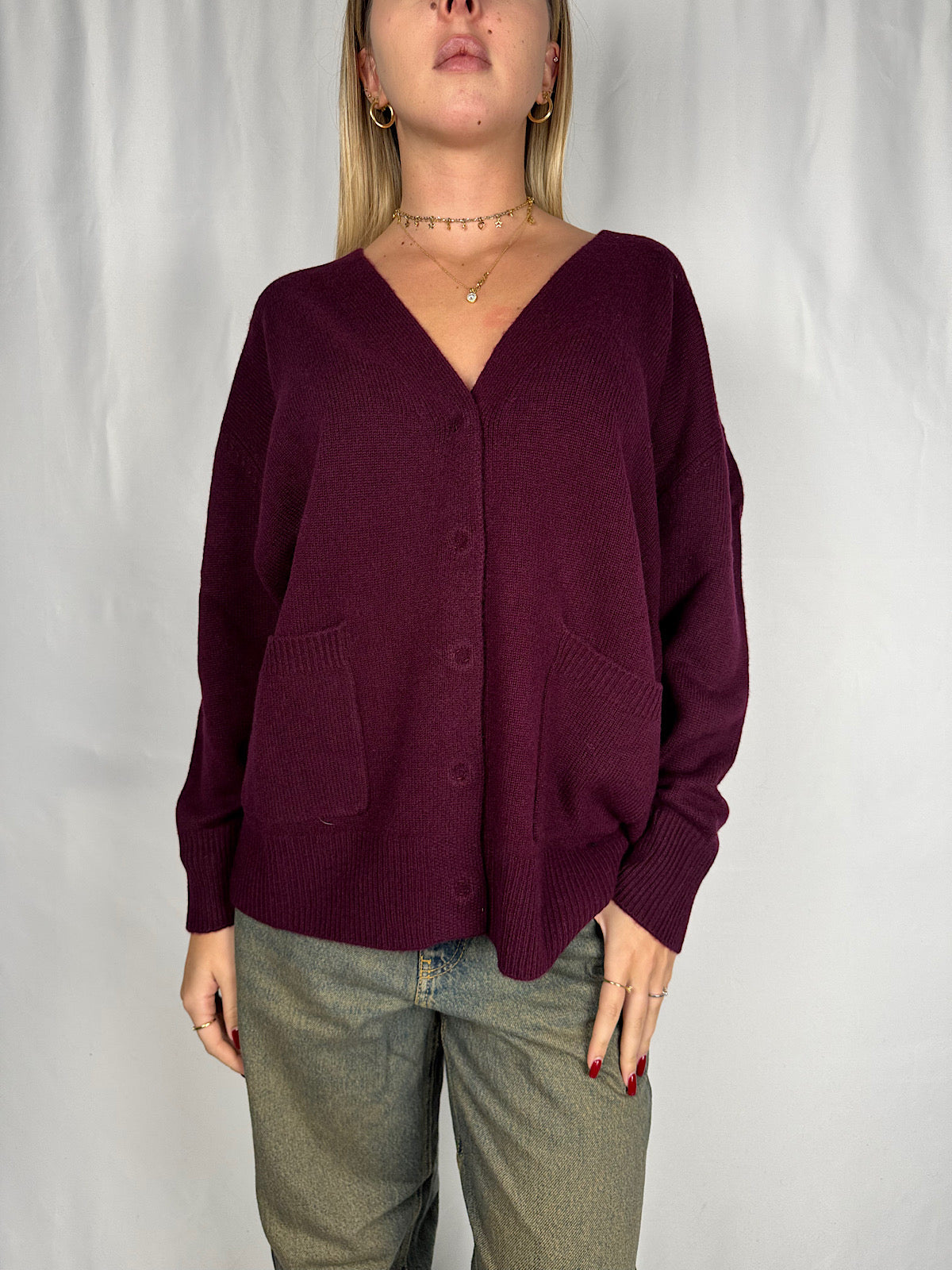 Cardigan Over Bordeaux Vicolo