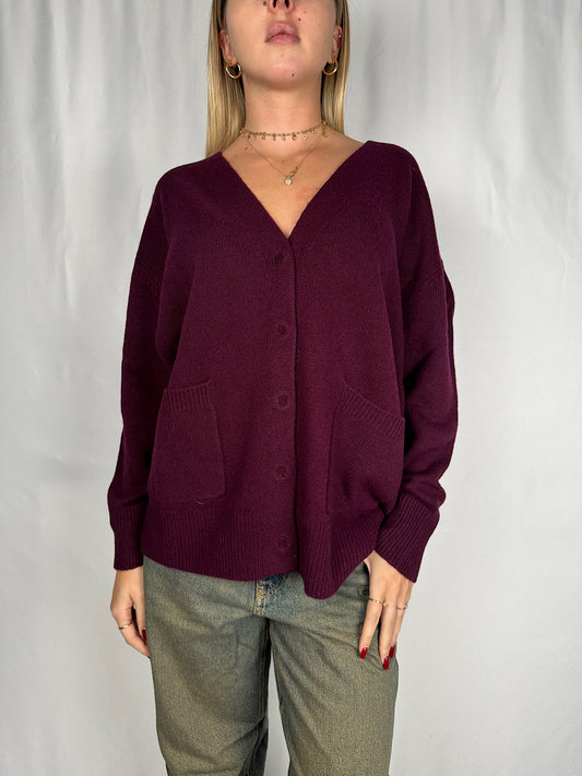 Cardigan Over Bordeaux Vicolo