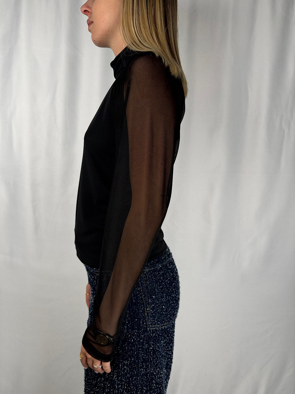 Maglia con Maniche in Tulle Nero Vicolo