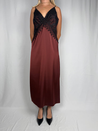 Abito Sottoveste Bordeaux con Pizzo Nero Tensione-In