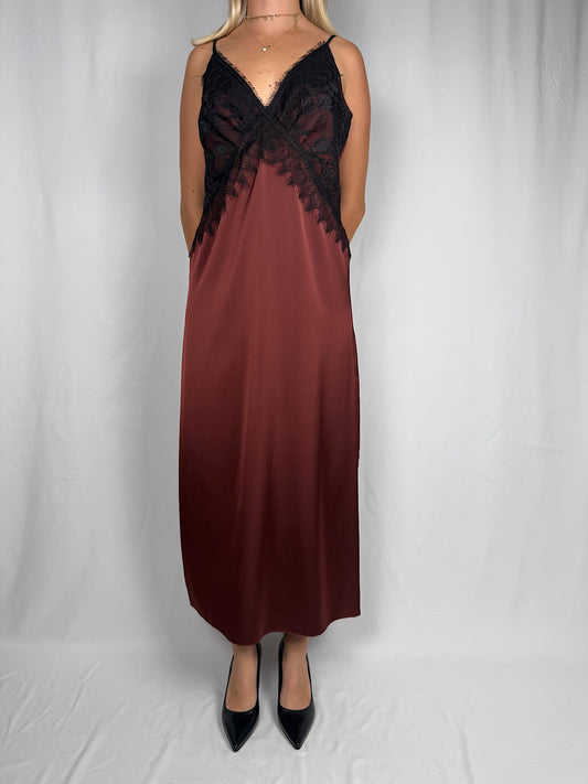 Abito Sottoveste Bordeaux con Pizzo Nero Tensione-In