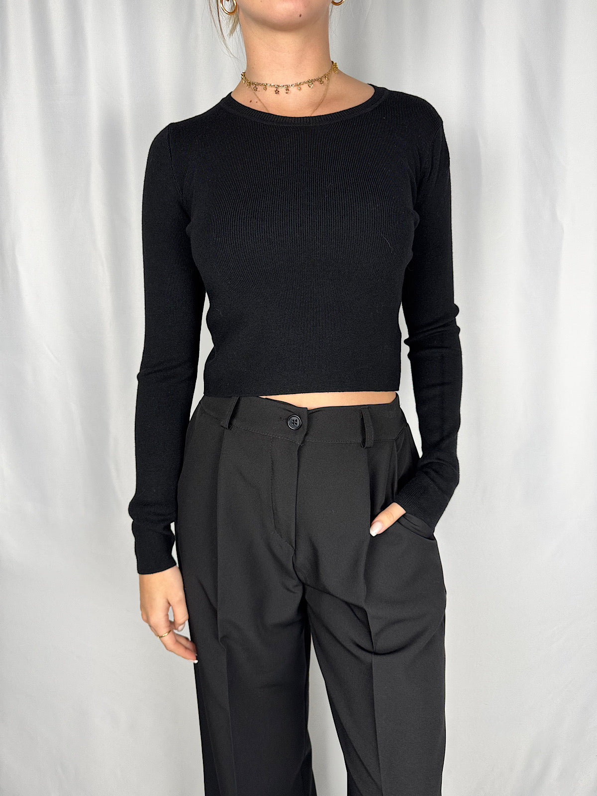 Maglia Crop Nera Armonia