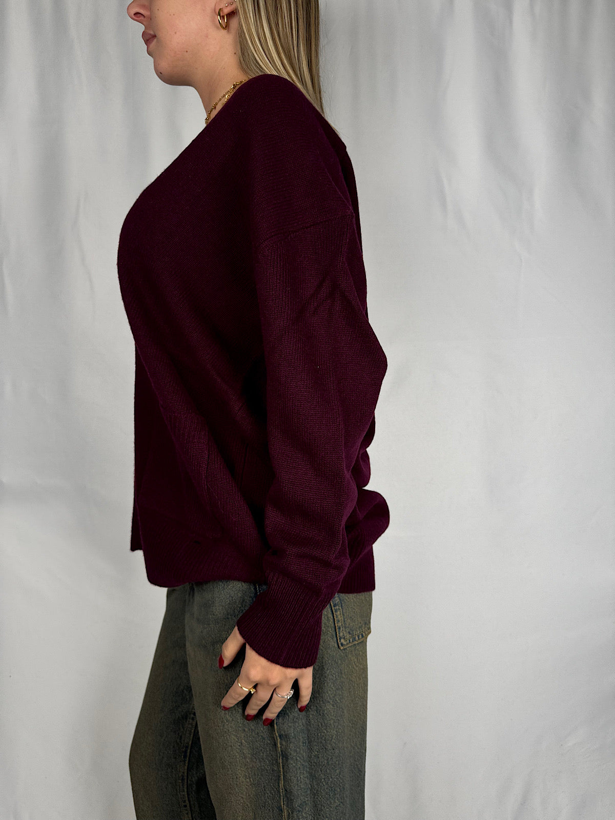 Cardigan Over Bordeaux Vicolo