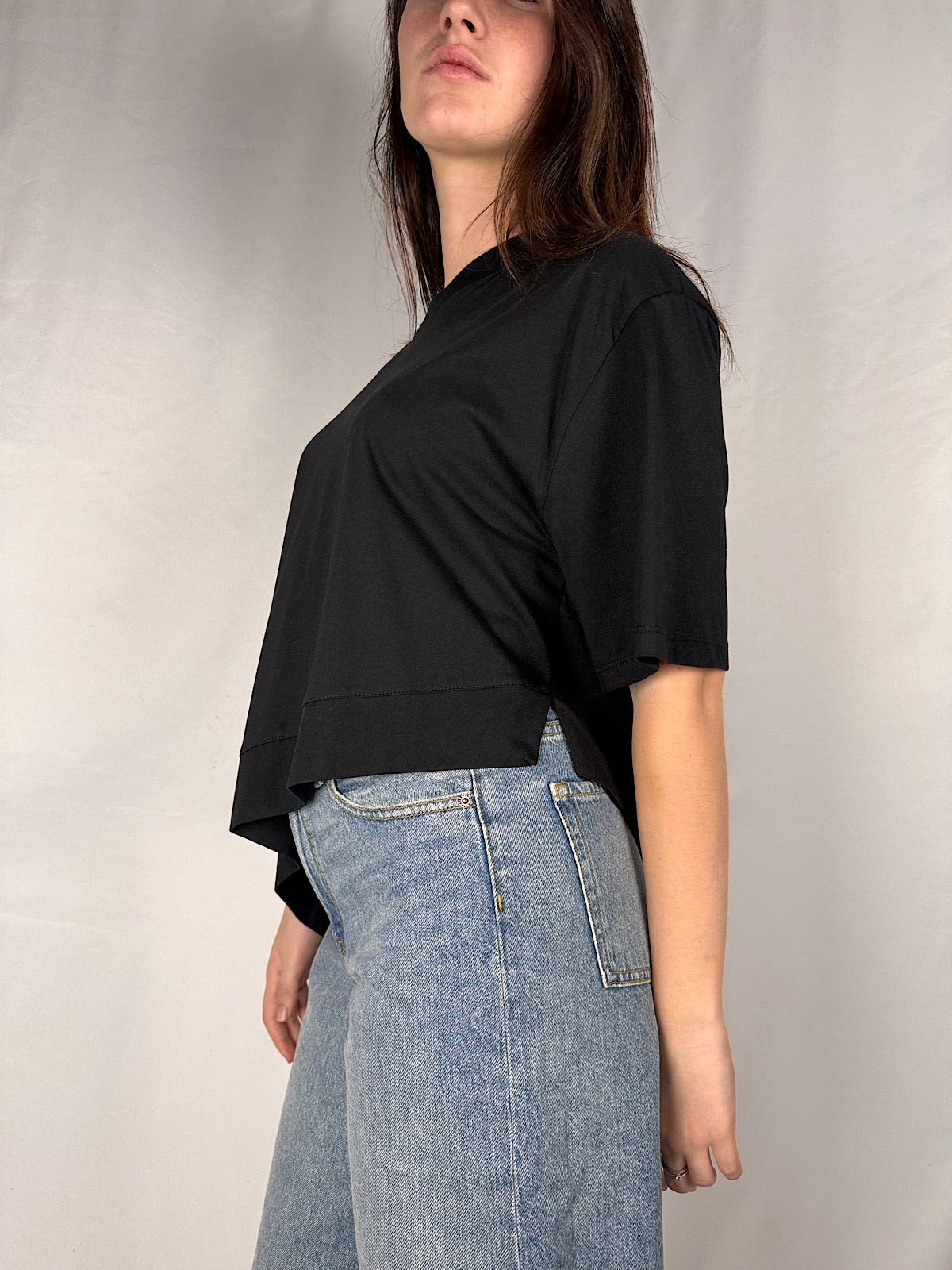 T-Shirt Asimmetrica Vicolo Nera