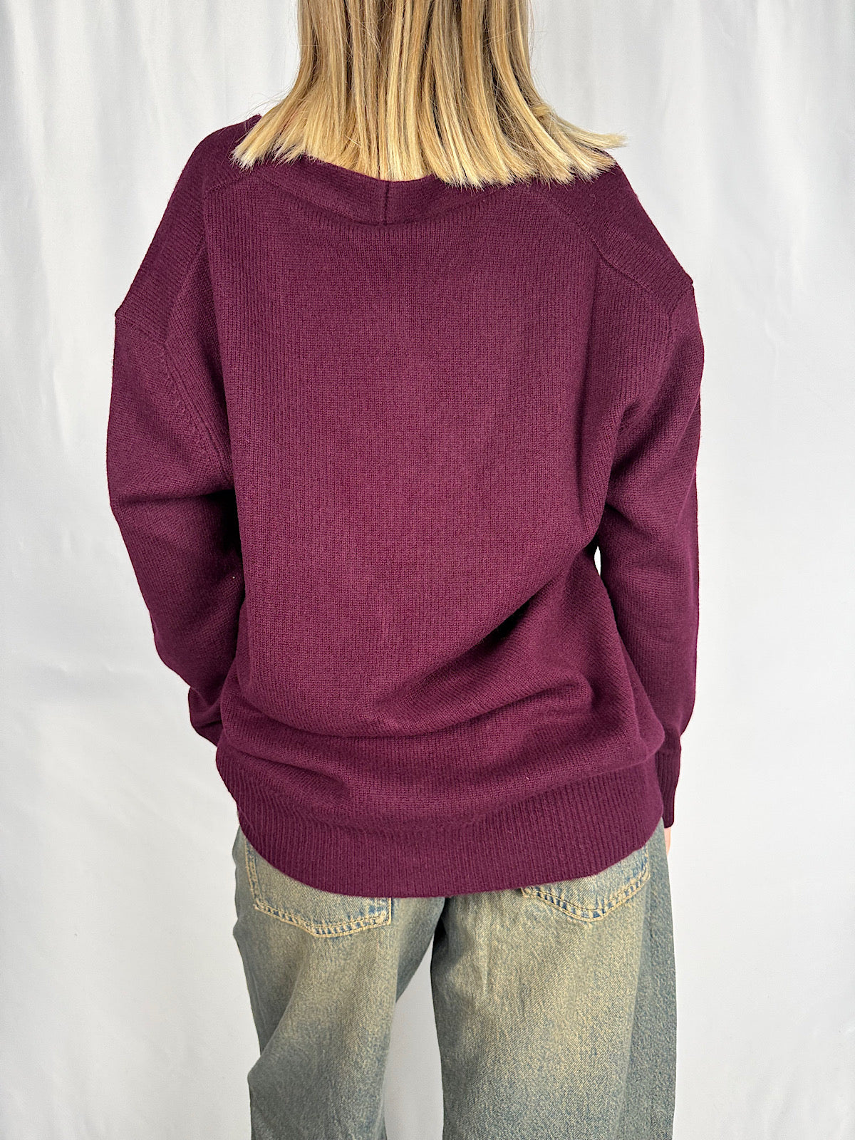 Cardigan Over Bordeaux Vicolo